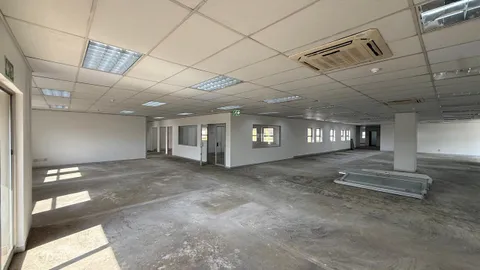  Riverview Park, 3 River Road, Janadel Avenue has a 2344m² Office Space Available To Let (28)